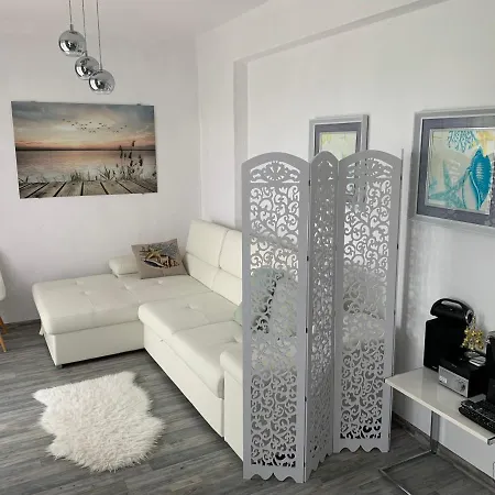 Oasis By The Sea Apartment *